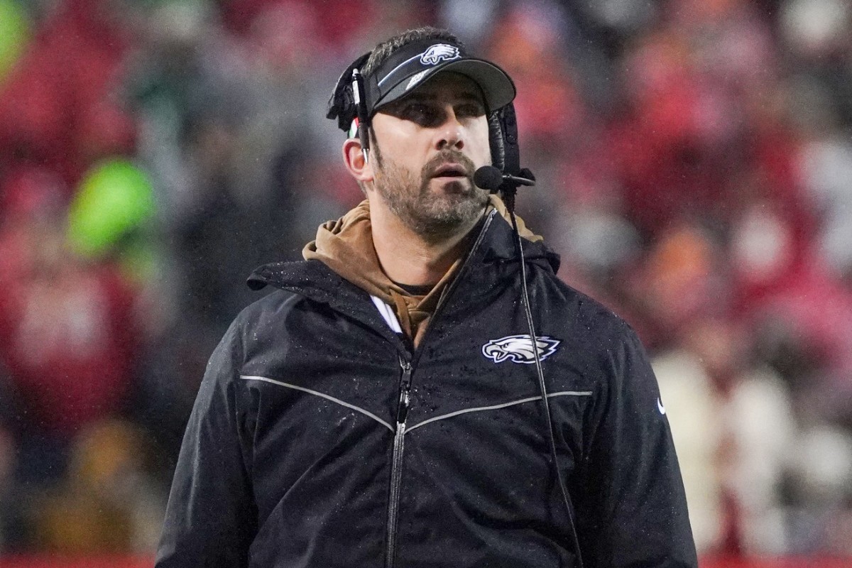 “Shocking Revelation: Philadelphia Eagles Coach Caught in Heavy Recruitment Scandal!”